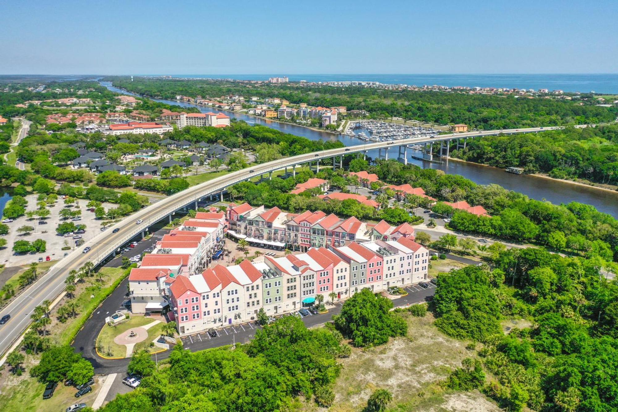 Cozy Queen Suite In European Village With Balcony View Near Beaches Palm Coast Exterior photo