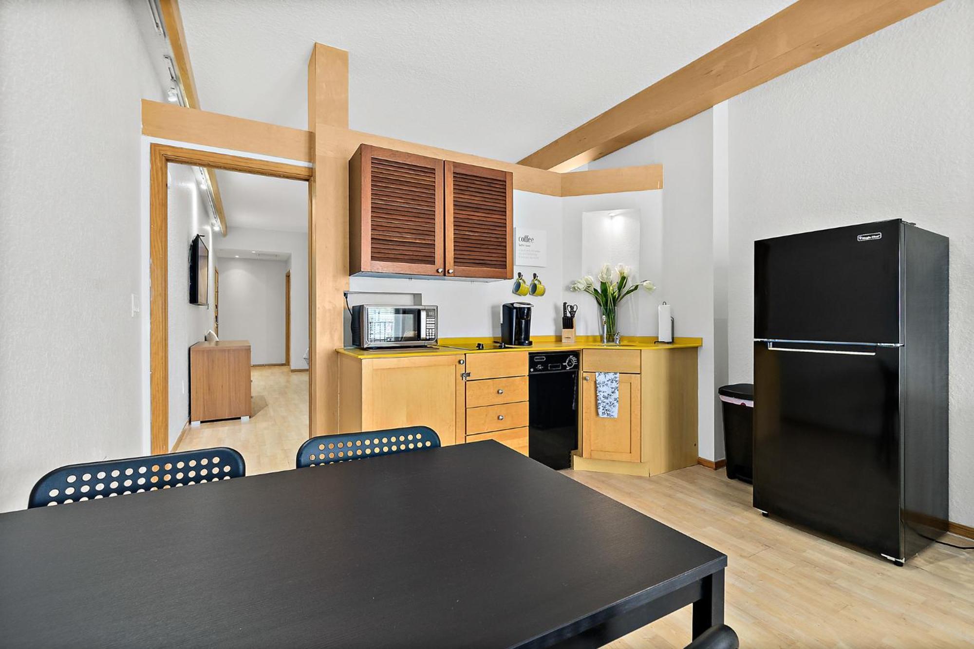Cozy Queen Suite In European Village With Balcony View Near Beaches Palm Coast Exterior photo