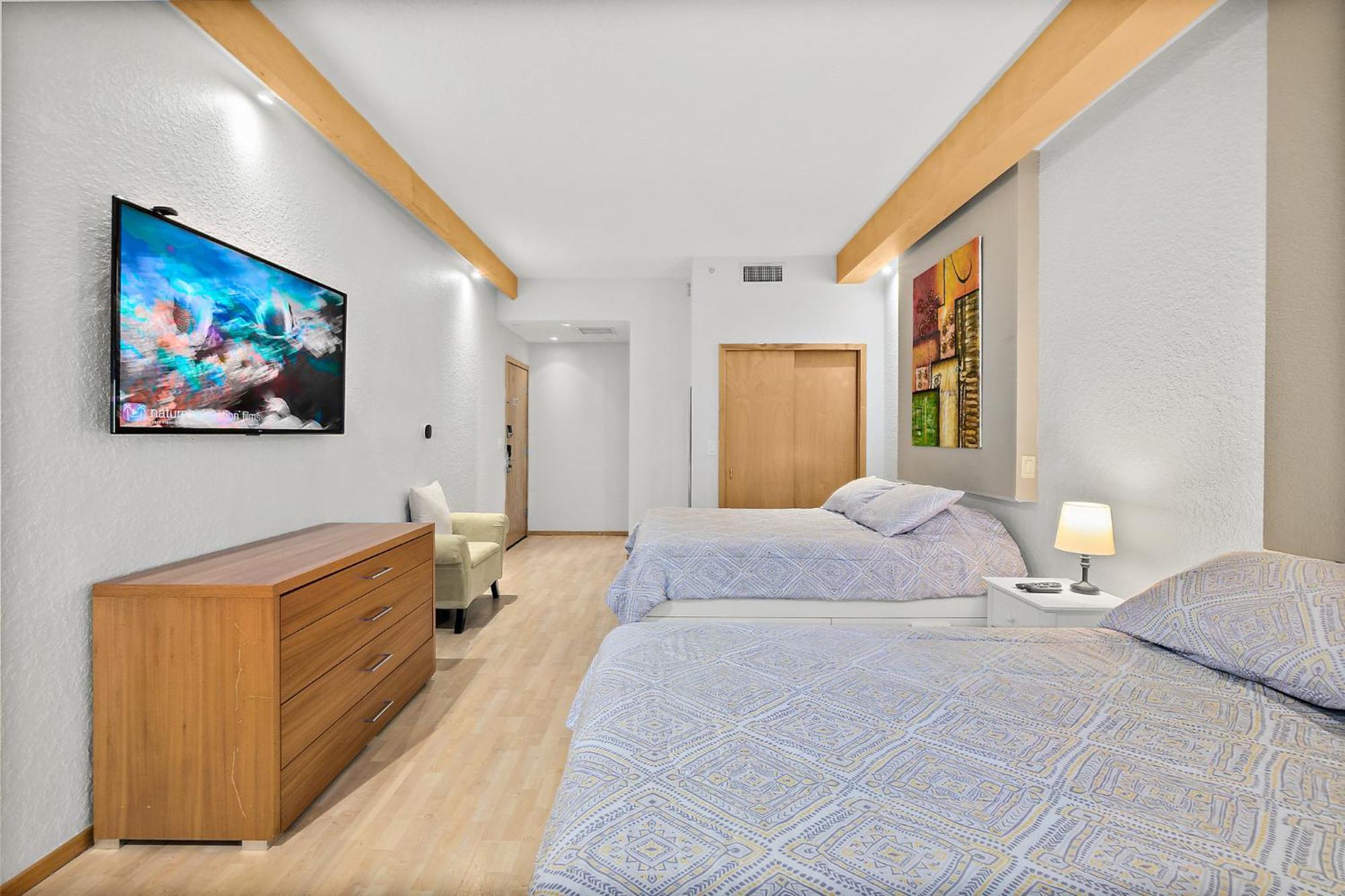 Cozy Queen Suite In European Village With Balcony View Near Beaches Palm Coast Exterior photo