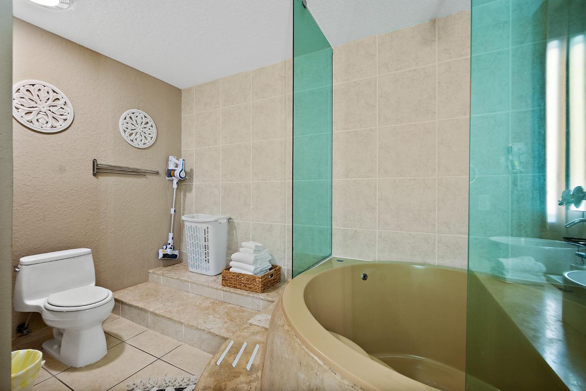 Cozy Queen Suite In European Village With Balcony View Near Beaches Palm Coast Exterior photo
