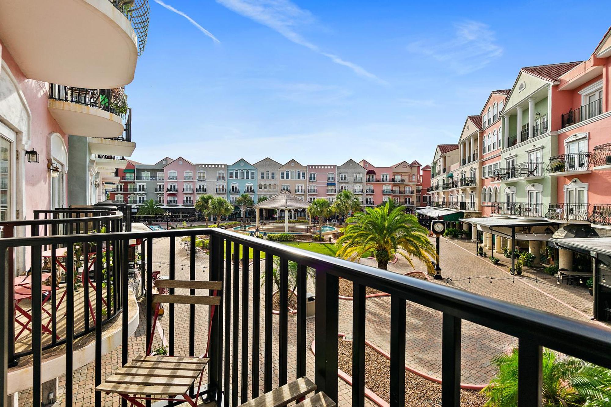 Cozy Queen Suite In European Village With Balcony View Near Beaches Palm Coast Exterior photo