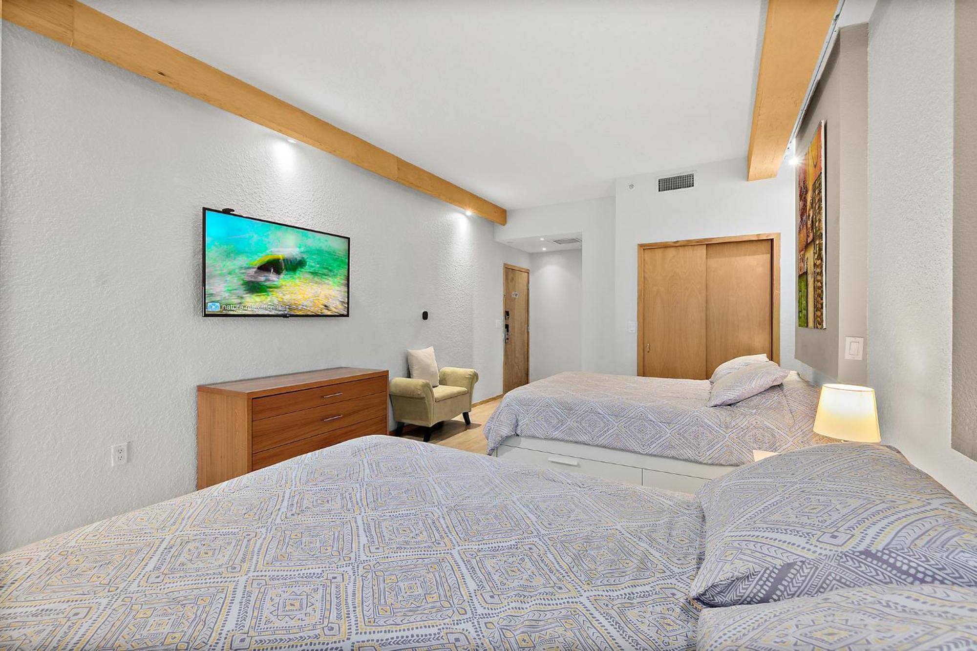 Cozy Queen Suite In European Village With Balcony View Near Beaches Palm Coast Exterior photo